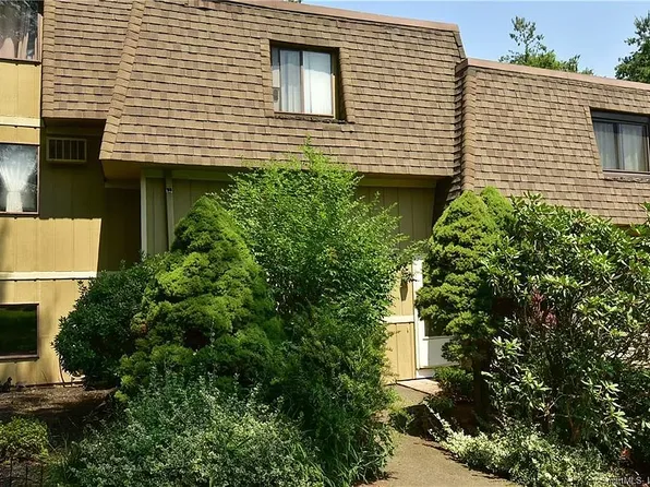 57 Suffield Meadow Dr Unit 57, Suffield, CT 06078