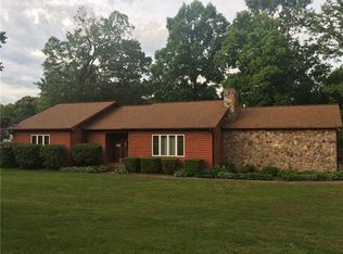 5231 Olde School Dr, Hickory, NC 28602