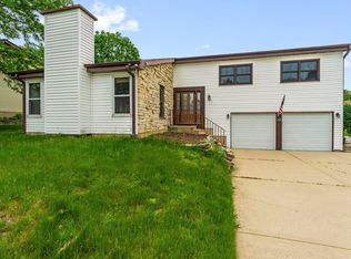 119 Garland Ct, Glendale Hts, IL 60139