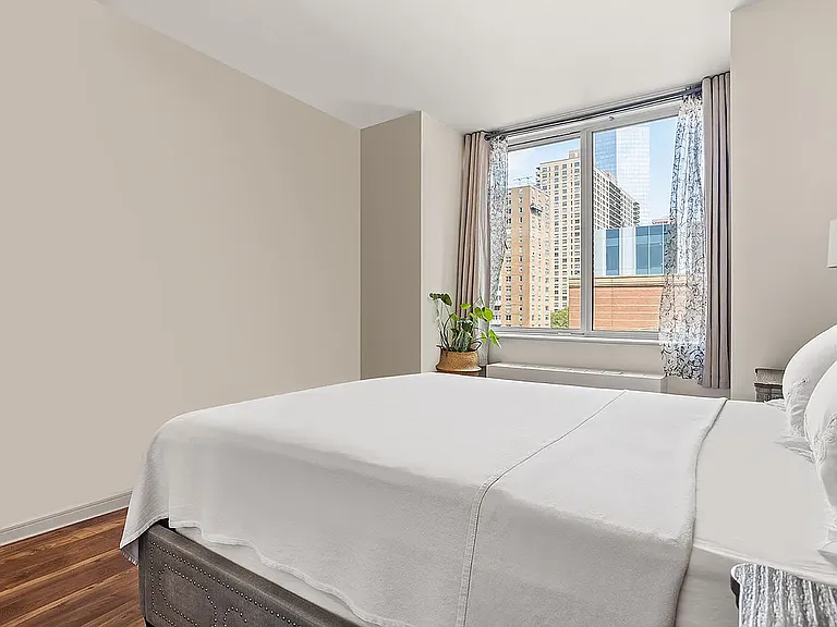120 Riverside Blvd #8G — Photo 3
