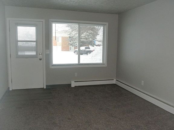 2nd image of 10 19th Ave SE #3