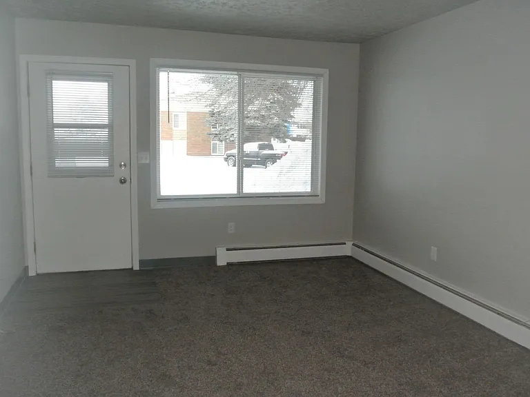 10 19th Ave SW — Photo 2