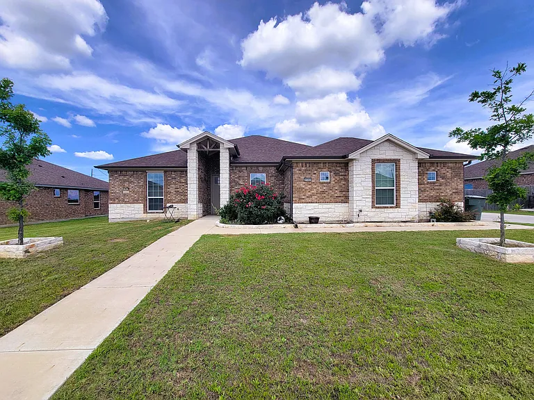 2502 Meadow Lark Dr — Photo 5