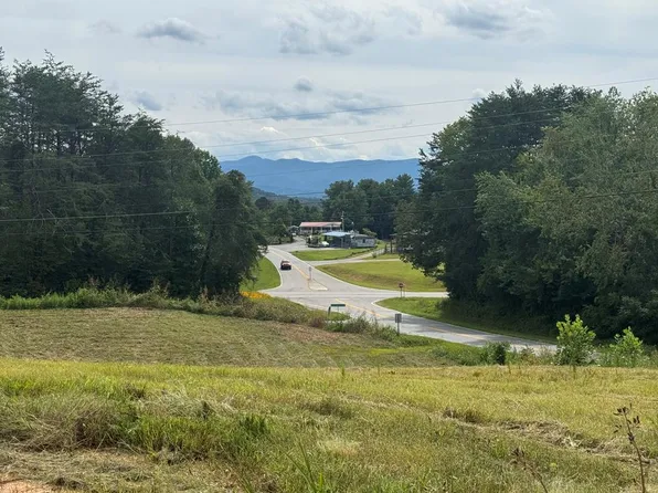 100 Cold Branch Rd, Hayesville, NC 28904