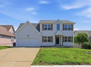 8547 N Robinhood Ave, Kansas City, MO 64154