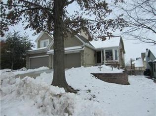 11923 Hemlock St, Overland Park, KS 66213