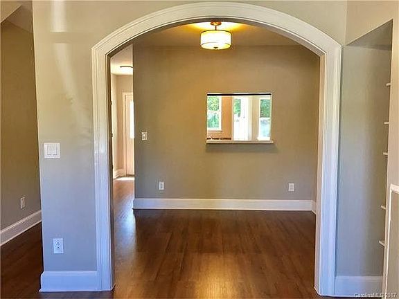5th image of 7322 Meadow Glen Dr