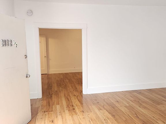 3rd image of 2032 Vista Del Mar St #1/2