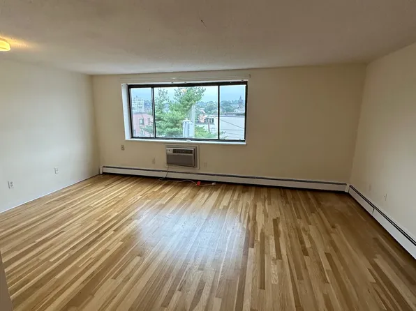 20 Riverside St APT 2-3, Watertown, MA 02472