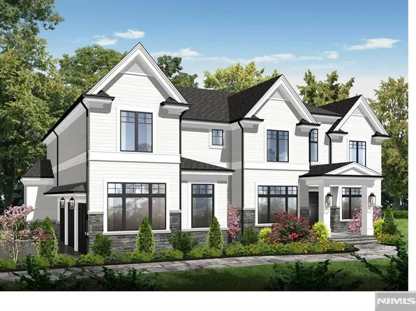 4 Deep Wood Ln, Montvale, NJ 07645