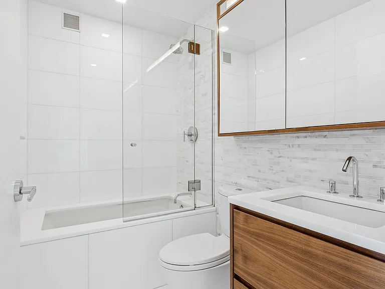 301 W 53rd St #21B — Photo 6