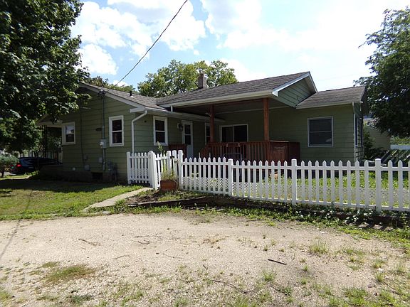 3rd image of 521 Kansas St