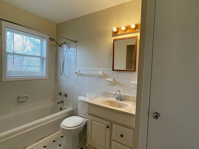 305 Harvard Dr — Photo 14