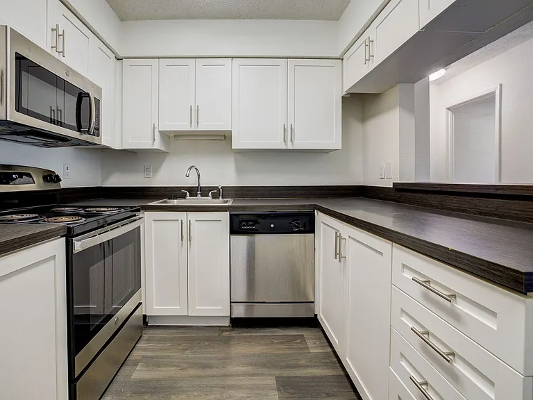 Flagler Pointe Apartments — Photo 26