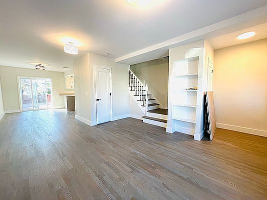 4th image of 218-28 119th Ave #2