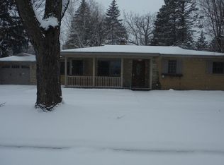 1407 Woodmere Pl, Bay City, MI 48708