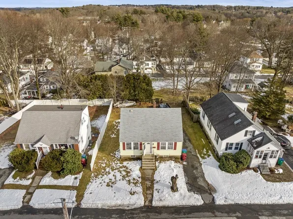 41 Holbrook Ave, Lowell, MA 01852