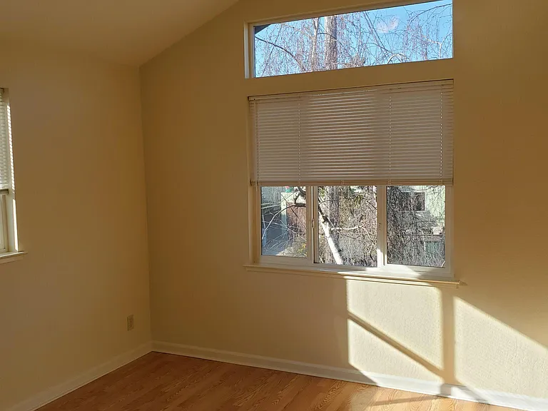 1612 Francisco St — Photo 7