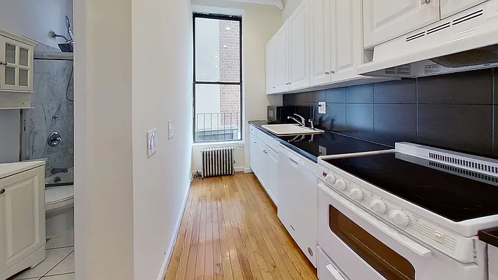 Rented by Compass | media 9