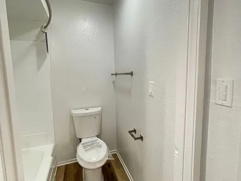 5708 Tujunga Ave — Photo 22