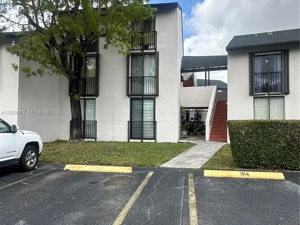 6795 SW 132nd Ave APT 203, Miami, FL 33183