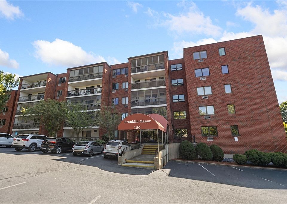 1st image of 180 Green St APT 406