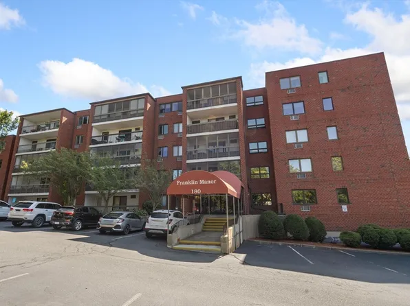 180 Green St APT 406, Melrose, MA 02176