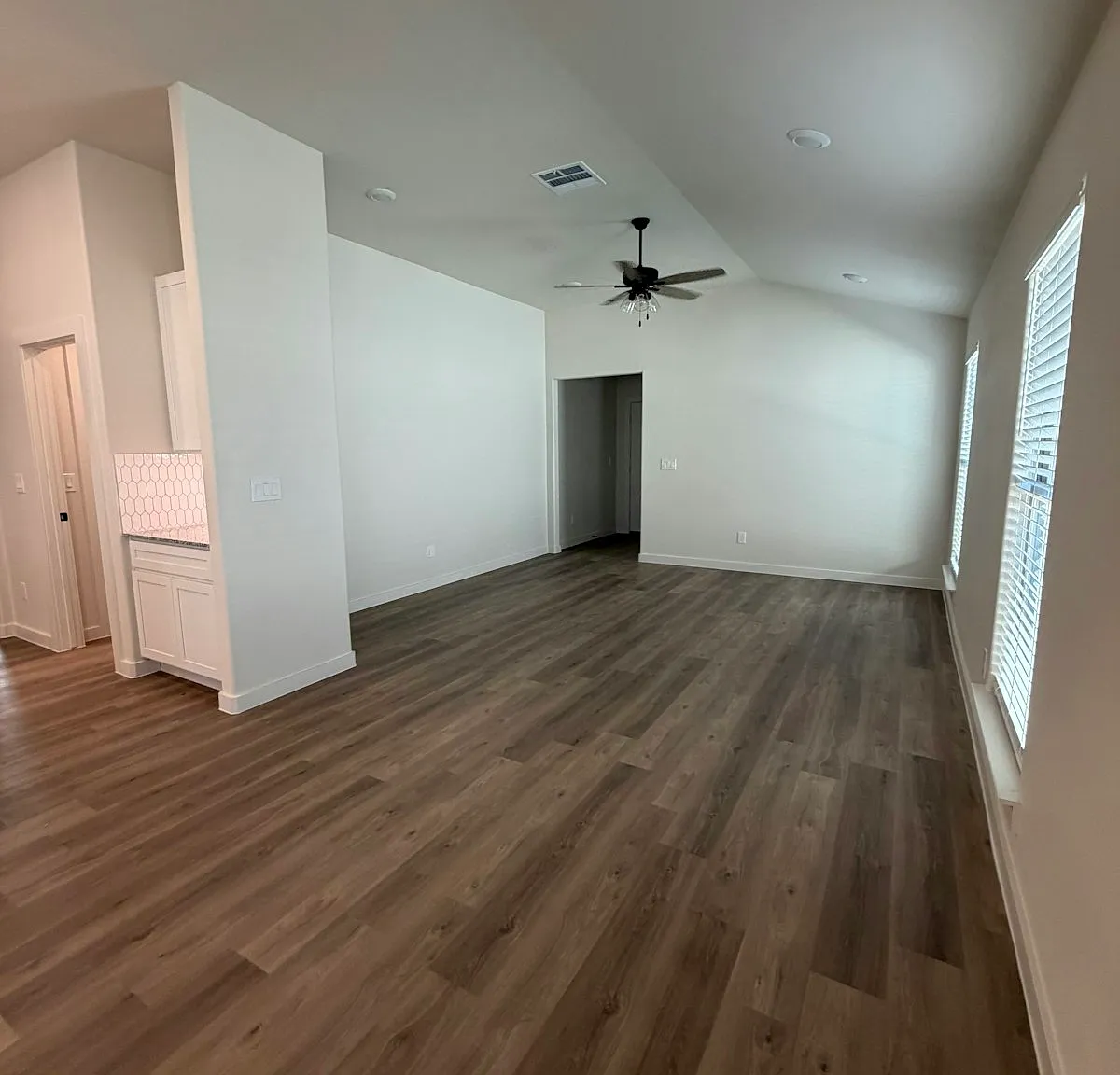 9204 Prairieland Drive — Photo 4