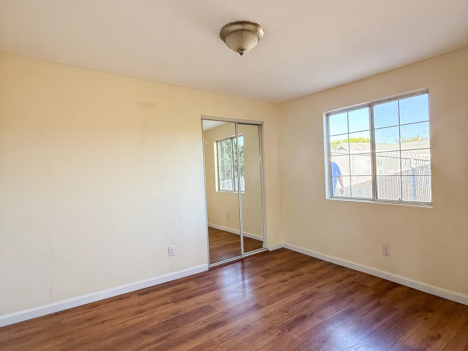 2 bed, 900 sqft, $2,650 — Photo 4