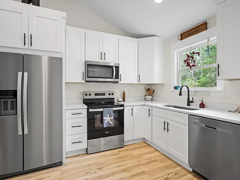 71 E Lafavre Ln — Photo 4