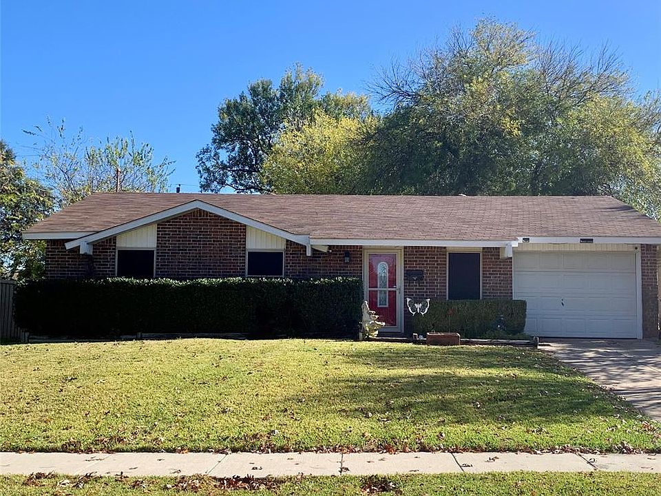1st image of 125 Pinewood Pl