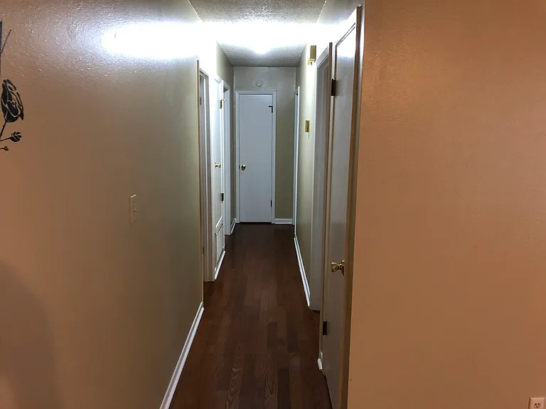 6460 Charleston Ct — Photo 7