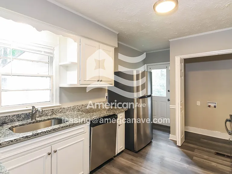 207158_006_kitchen_7.jpg