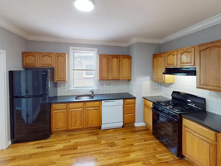 288 Highland St #3 — Photo 5