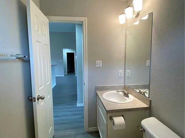 504 Debra Dr — Photo 22