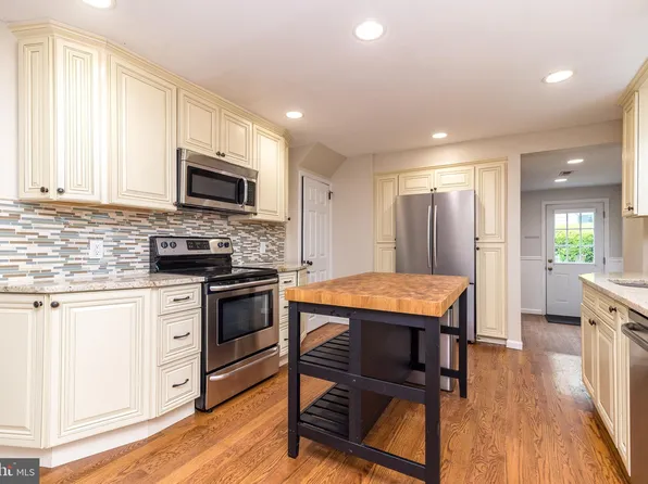 1425 Leedom Rd, Havertown, PA 19083