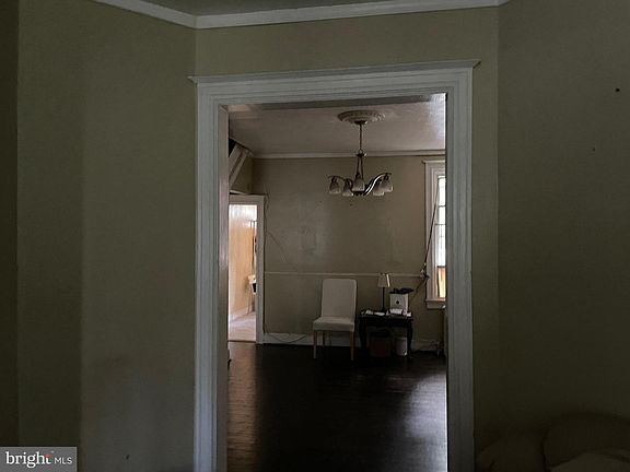 5th image of 604 Irving St NW