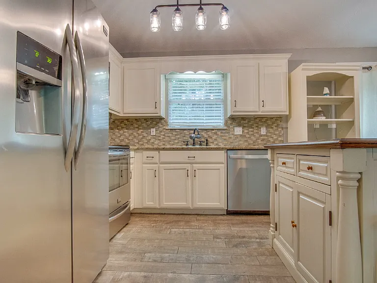 8262 Pamplona St — Photo 13