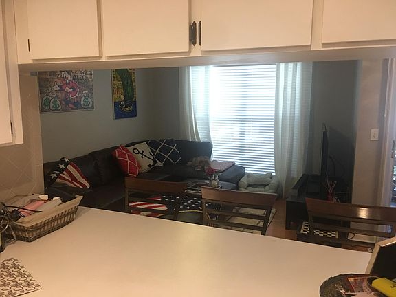 3rd image of 606 S Albany Ave APT 14