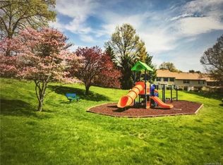 30 Edinburgh Dr, Peekskill, NY 10566