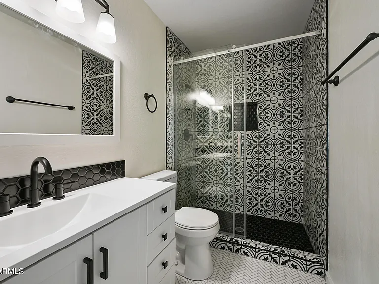 313 S Ocean Dr — Photo 17