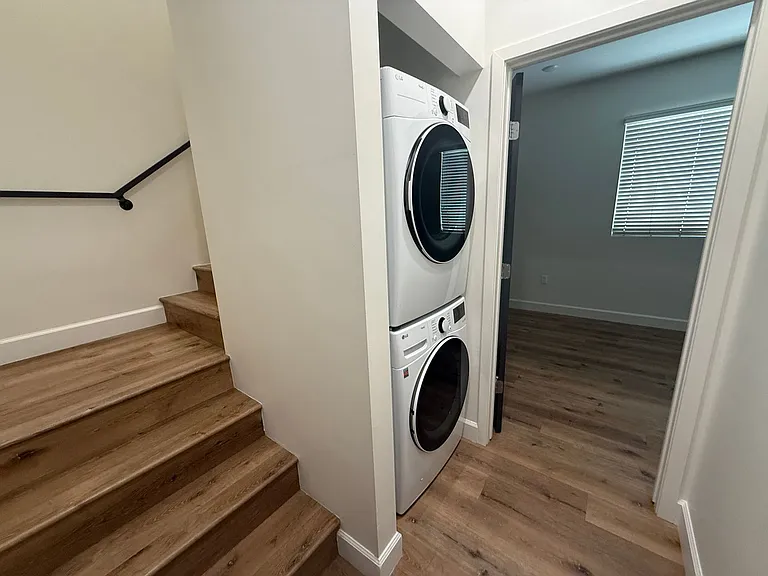 14550 Burbank Blvd #105 — Photo 2