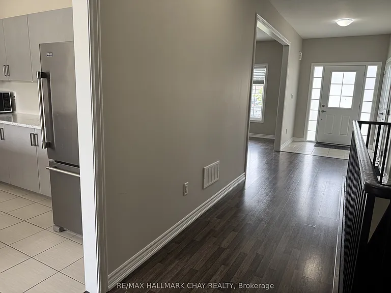 205 Prescott Dr — Photo 2