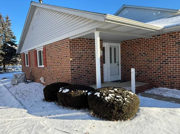 12 Wilshire Dr, Frankenmuth, MI 48734