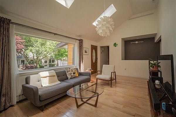 1st image of 51 Glen Ave #51