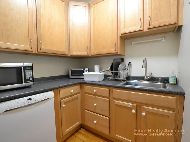 42 Lincoln St #2 — Photo 6