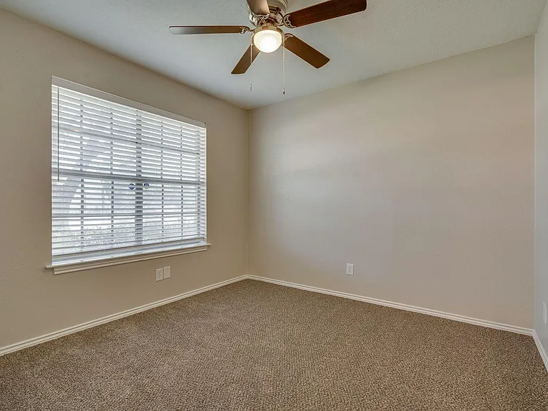 1233 Cordell St — Photo 10