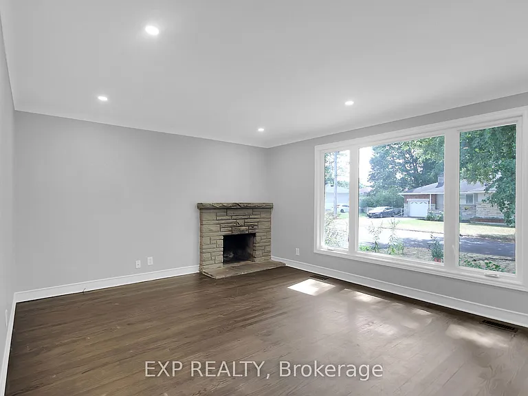 2247 Miramichi St — Photo 11