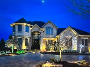 525 Senon Dr, Lemont, IL 60439