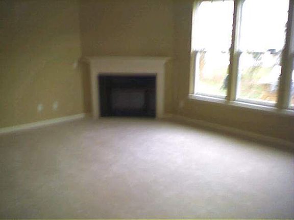 Carpeted Livingroom